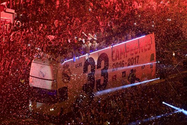 欧冠赛程紧凑：一周双赛对球队体能的影响分析