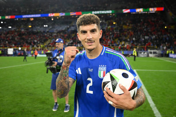 想知道C罗在FIFA足球世界属于哪支球队？看这里！